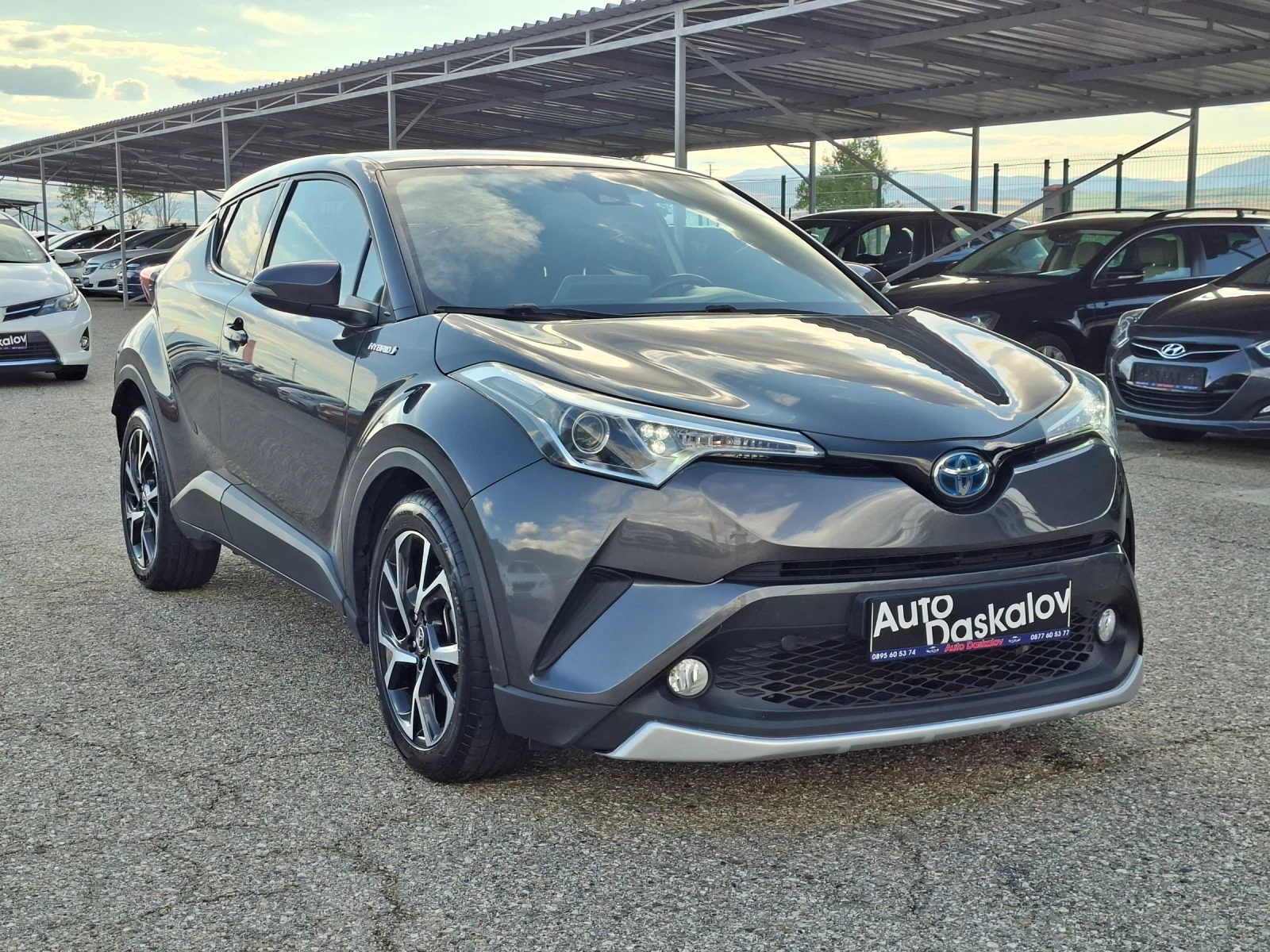 Toyota C-HR 1, 8 i Hibrid, снимка 3 - Автомобили и джипове - 55419929