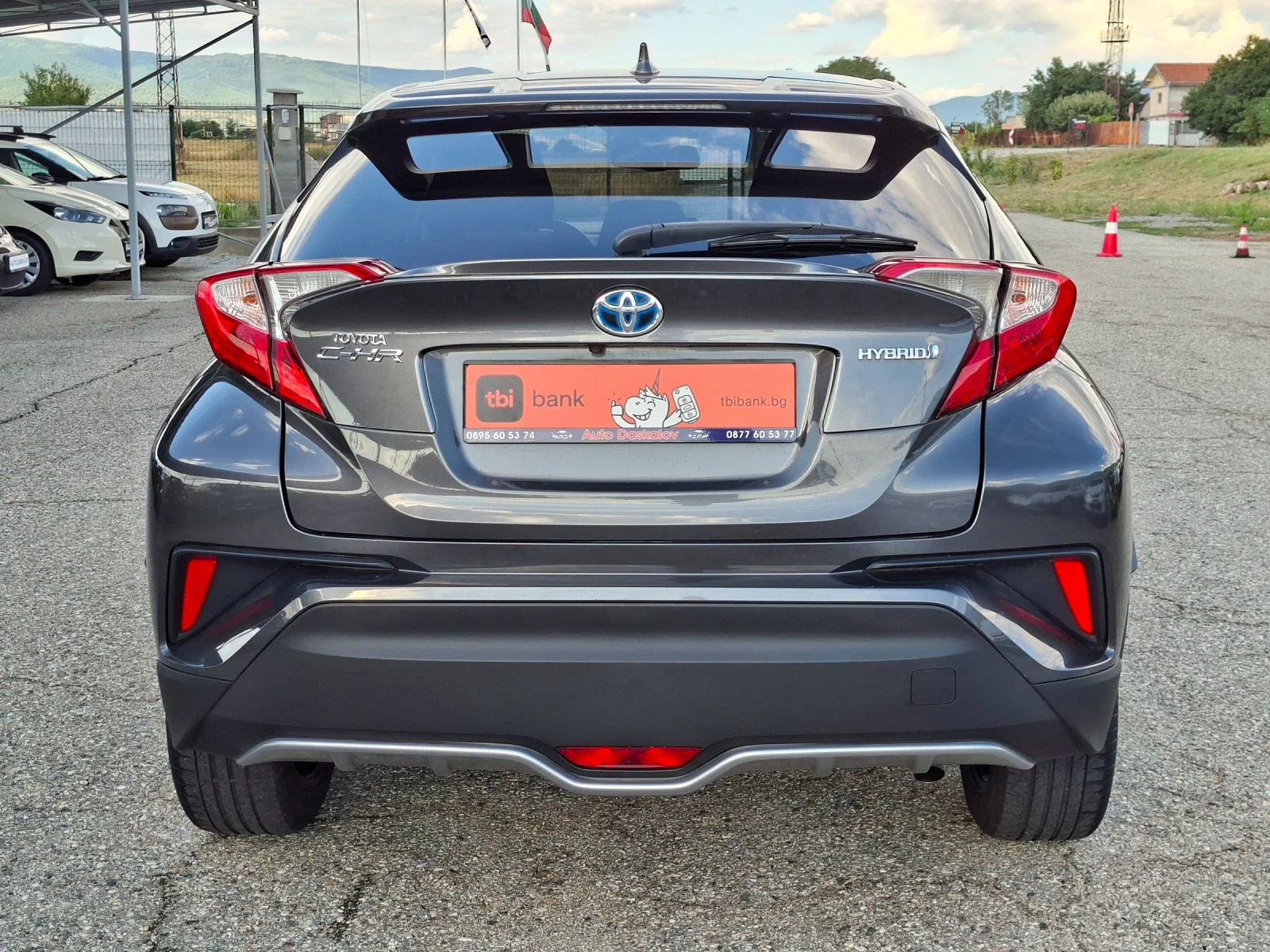 Toyota C-HR 1, 8 i Hibrid, снимка 6 - Автомобили и джипове - 55419929