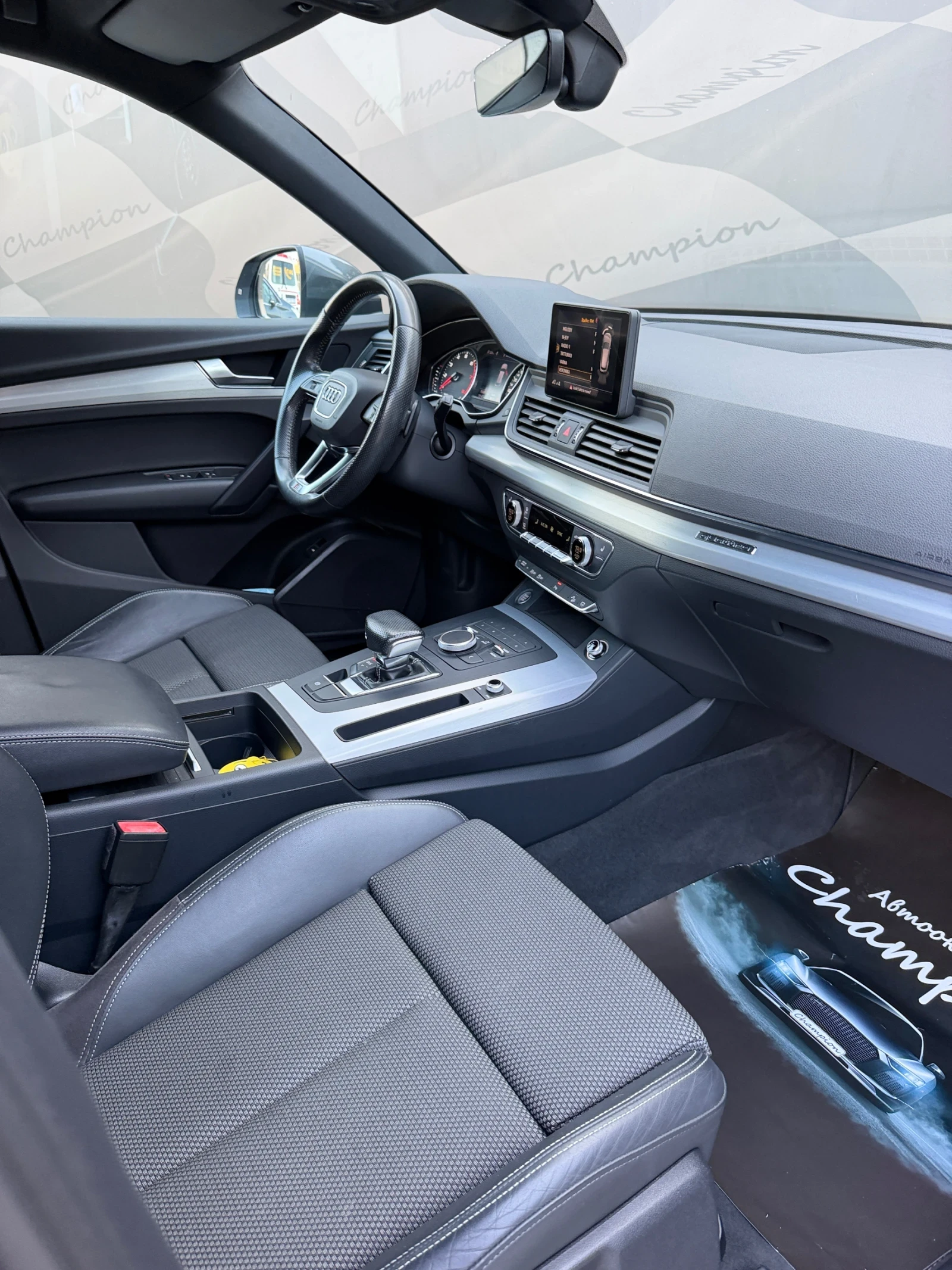 Audi Q5 2.0TFSI, снимка 9 - Автомобили и джипове - 55479414