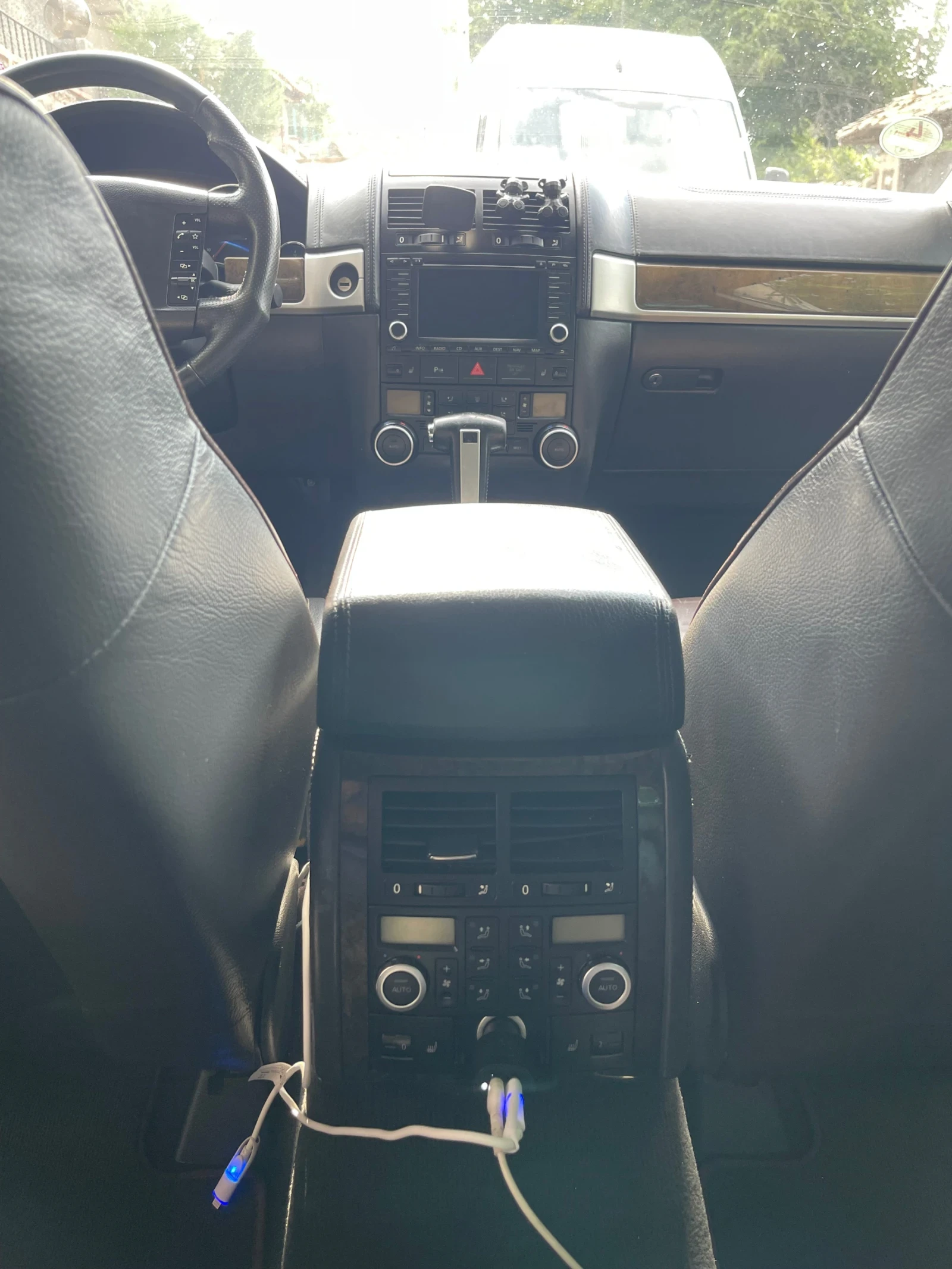 VW Touareg, снимка 14 - Автомобили и джипове - 55692945