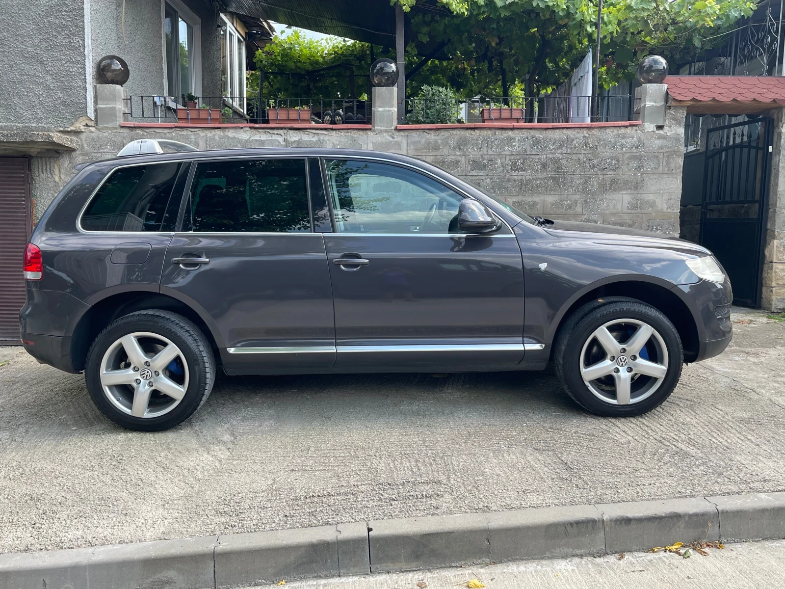 VW Touareg, снимка 3 - Автомобили и джипове - 55692945