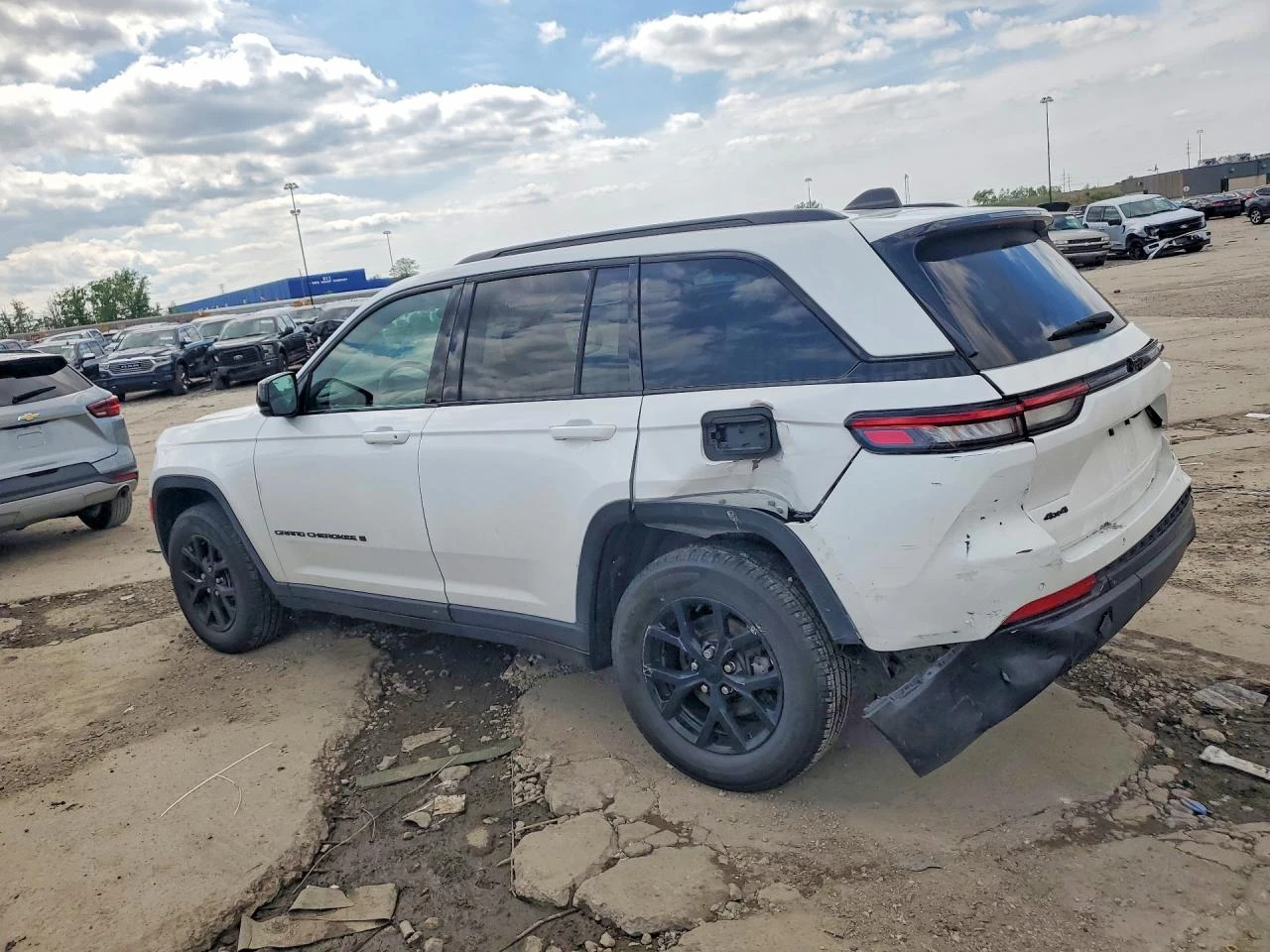 Jeep Grand cherokee 3.6l Laredo, снимка 2 - Автомобили и джипове - 55802373