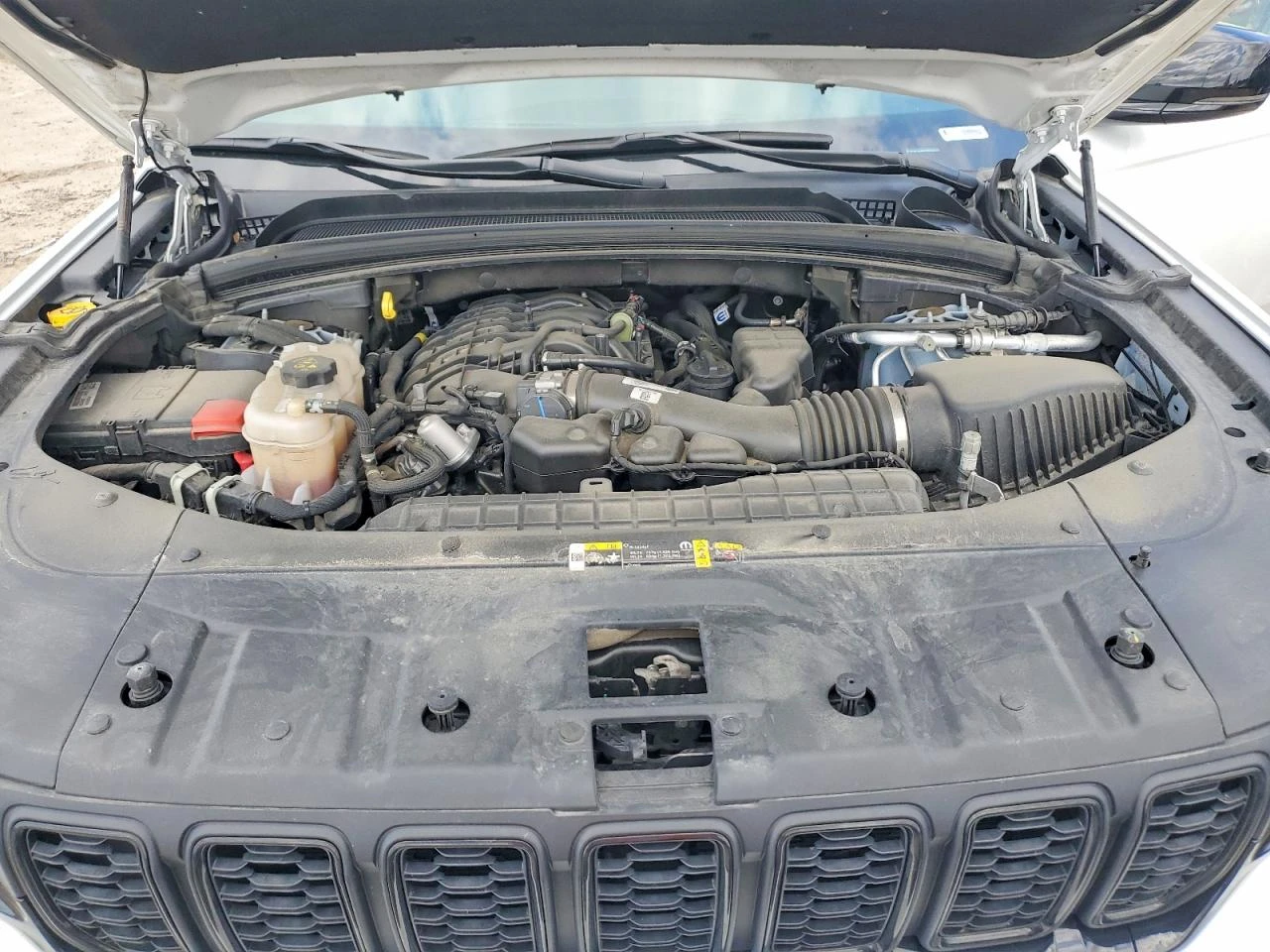 Jeep Grand cherokee 3.6l Laredo, снимка 12 - Автомобили и джипове - 55802373
