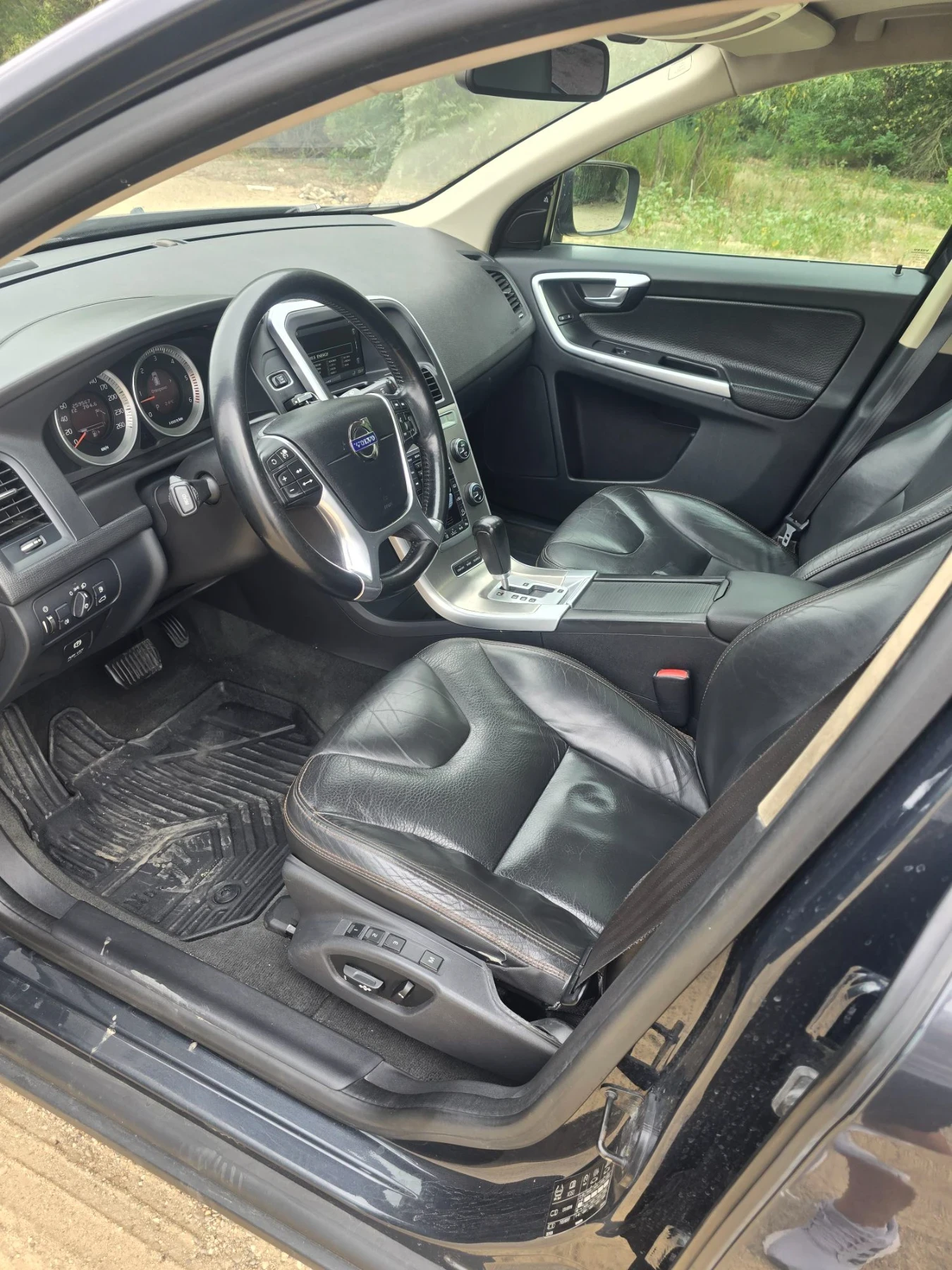 Volvo XC60, снимка 11 - Автомобили и джипове - 55835614