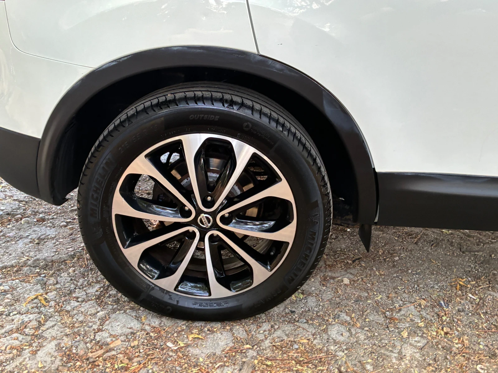 Nissan Qashqai, снимка 5 - Автомобили и джипове - 56154081