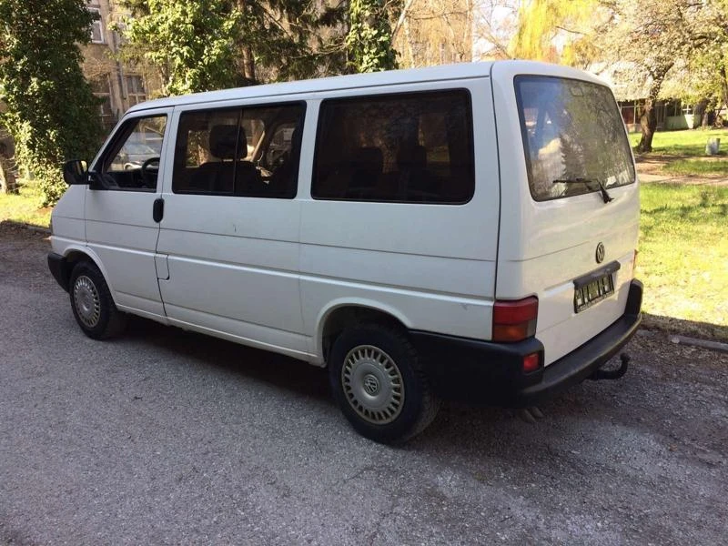 VW Caravelle 2.5 TDI syncro, снимка 11 - Бусове и автобуси - 47046675