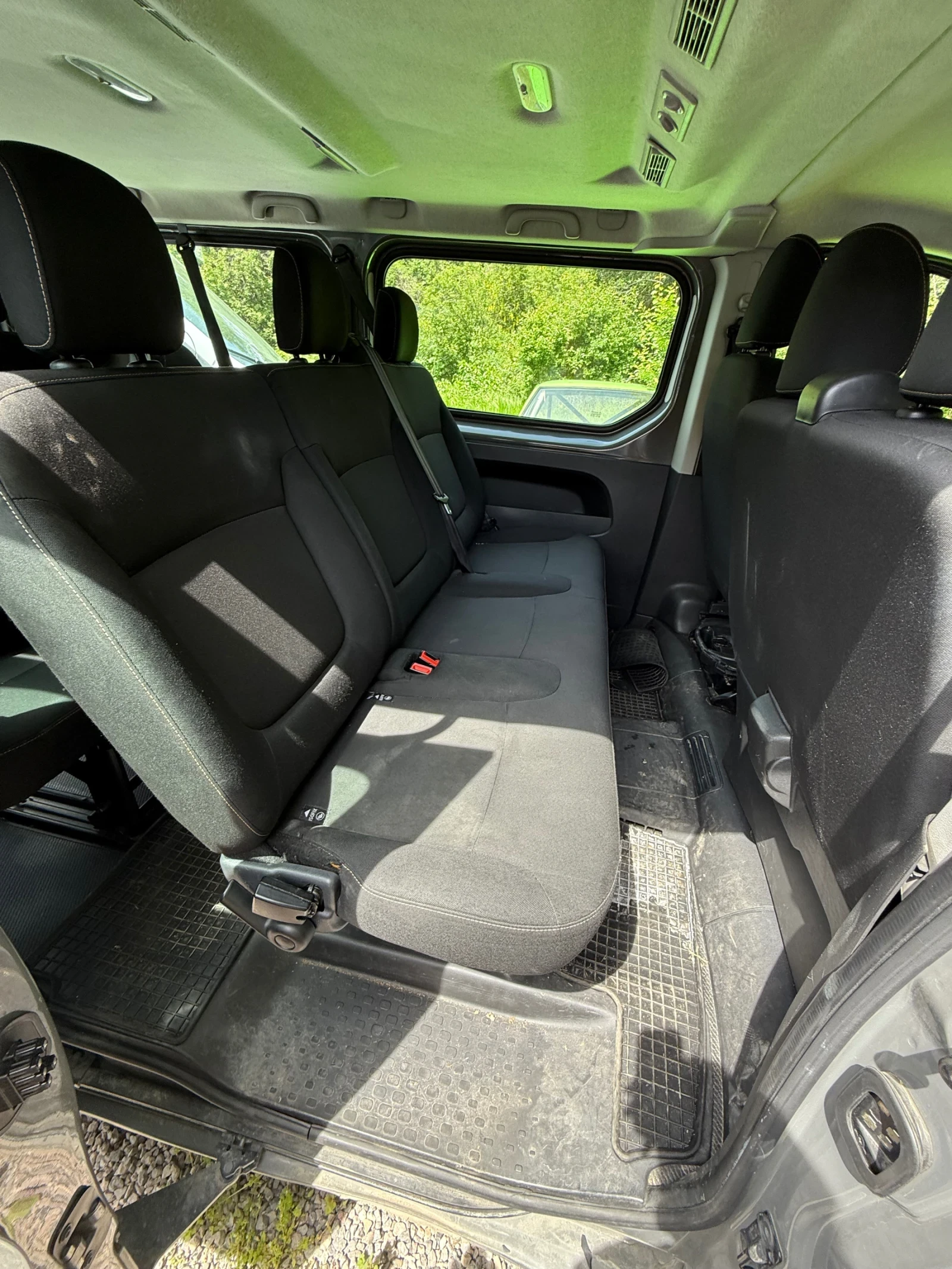Renault Trafic 8+ 1///Дълга база/// Двоен АС, снимка 7 - Бусове и автобуси - 54501155