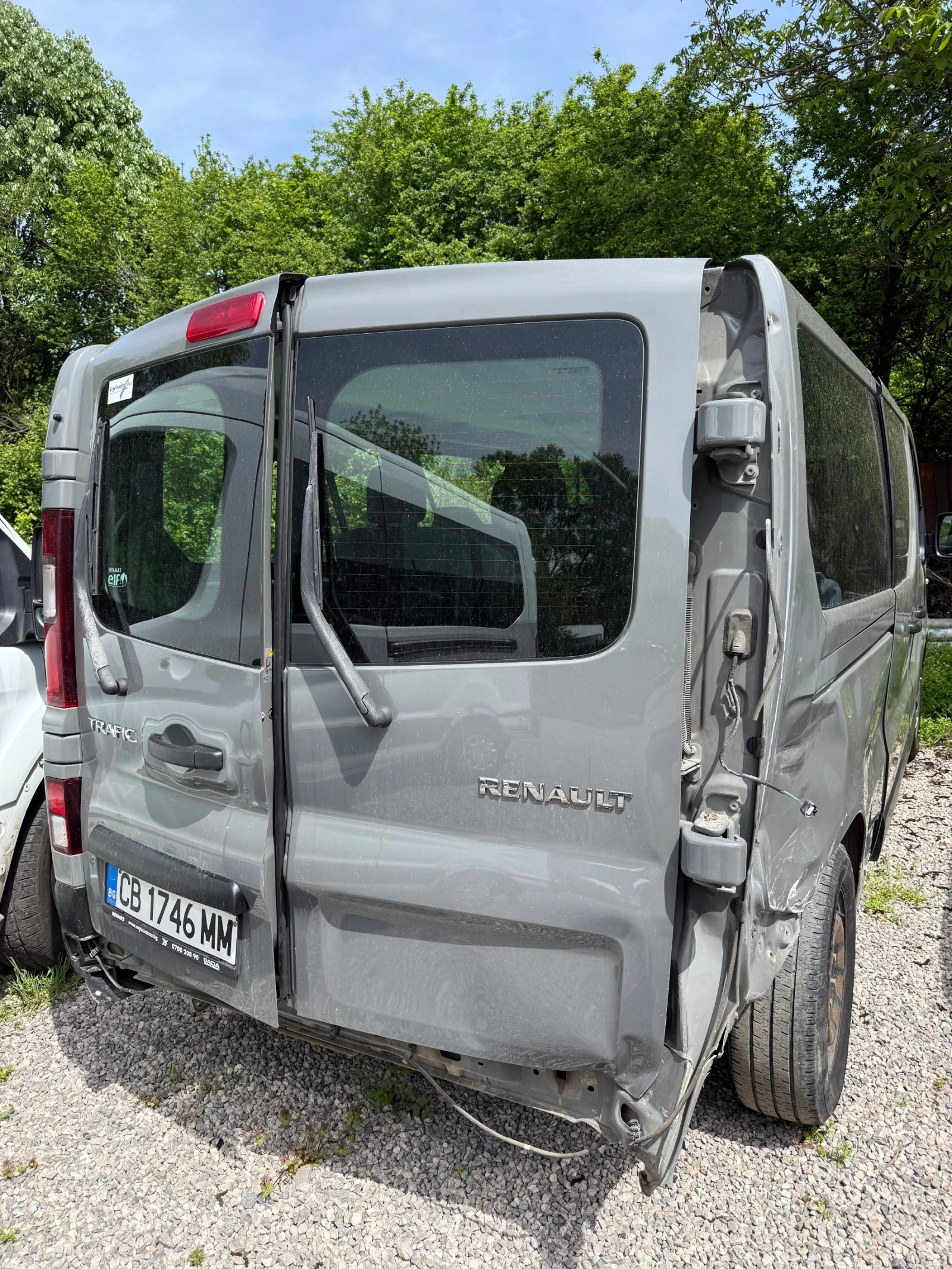 Renault Trafic 8+ 1///Дълга база/// Двоен АС, снимка 4 - Бусове и автобуси - 54501155