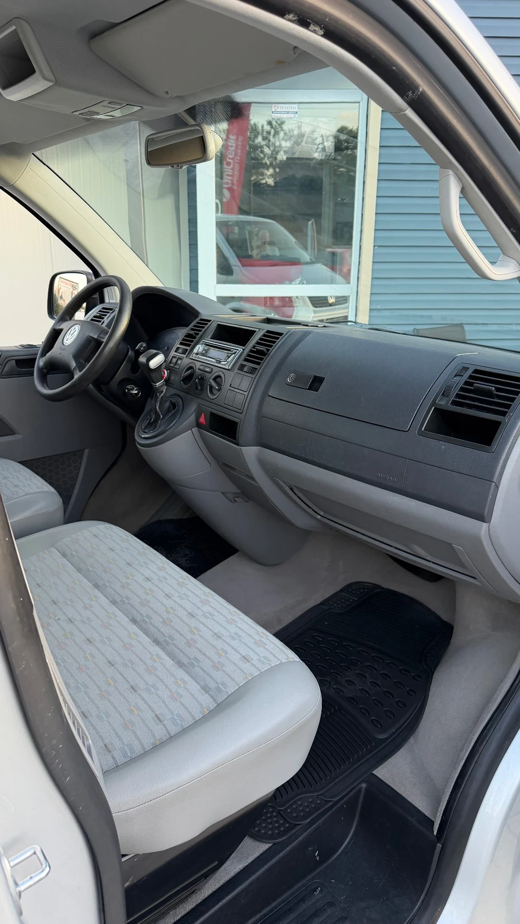 VW T5 2.5 TDI Автоматик, снимка 12 - Бусове и автобуси - 56087350