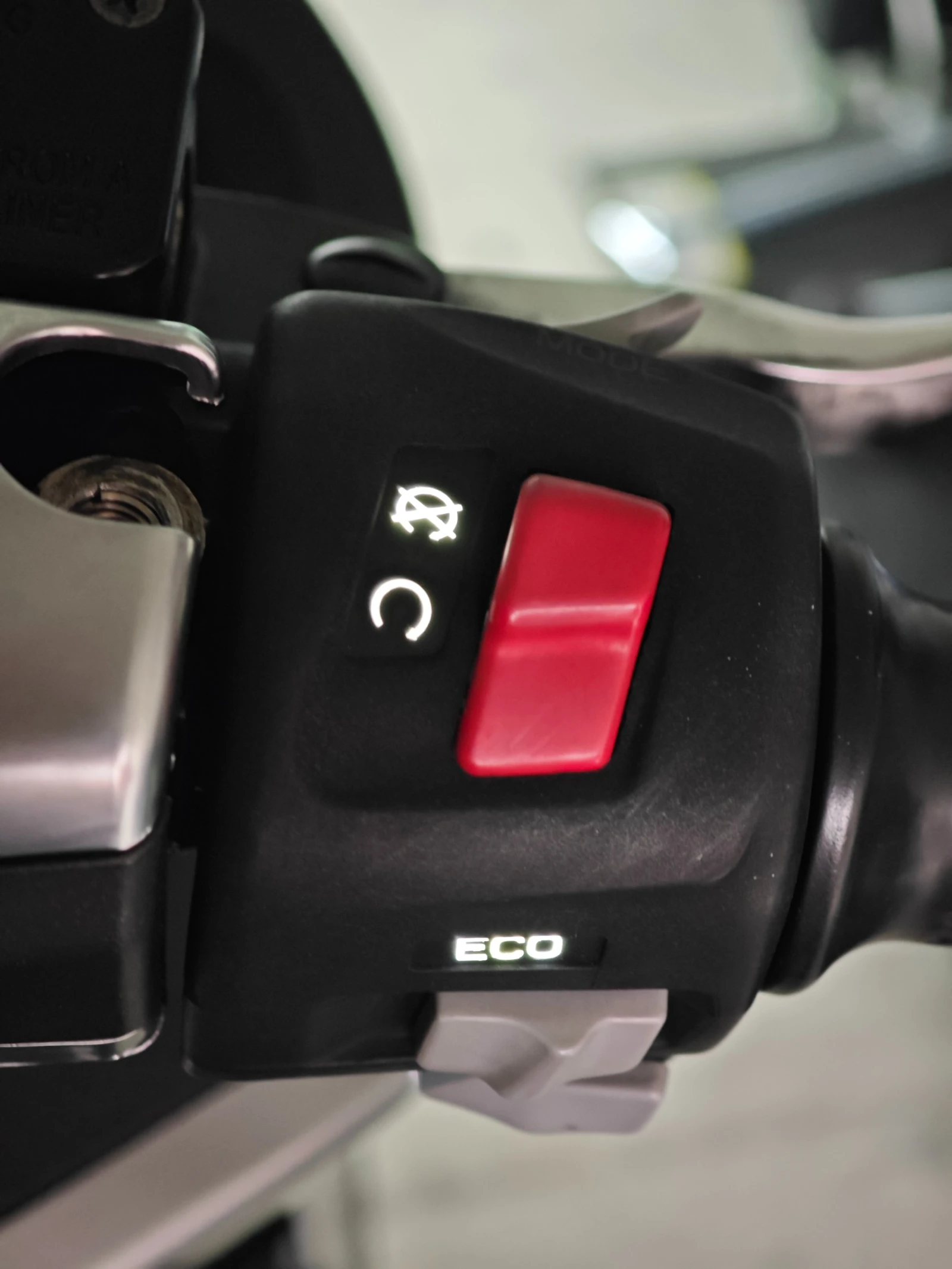 Piaggio X10 350i  ABS / ASR, снимка 13 - Мотоциклети и мототехника - 53931155