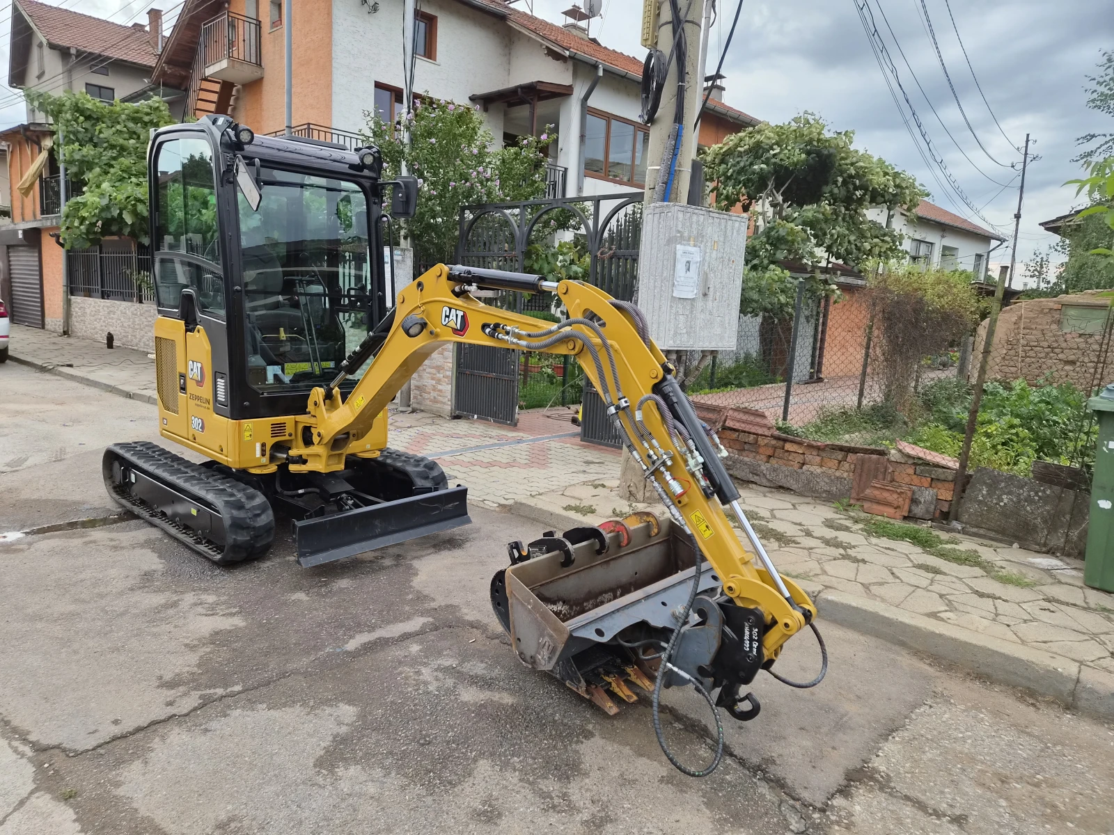 Багер Cat 302 CR