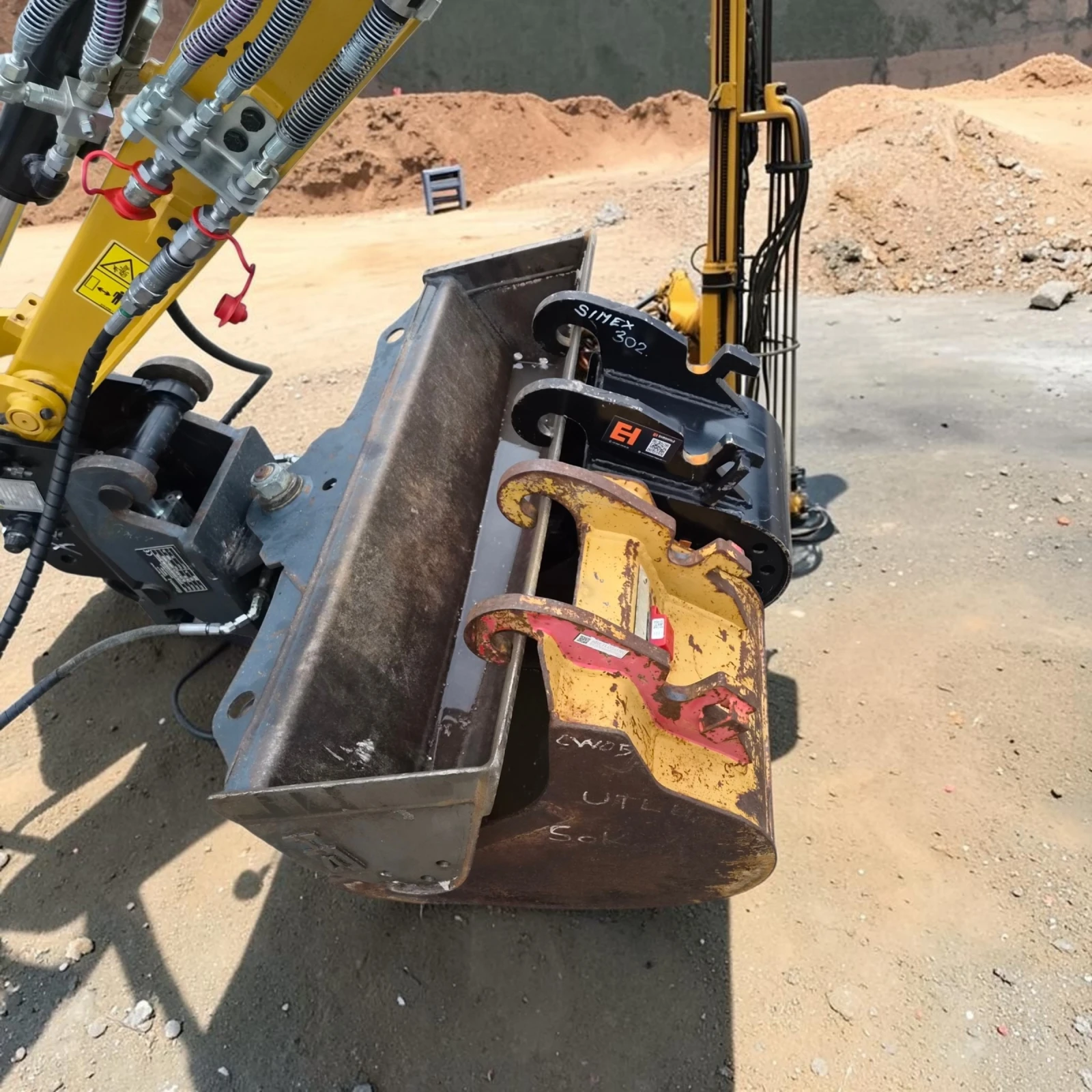 Багер Cat 302 CR, снимка 6 - Индустриална техника - 55662480