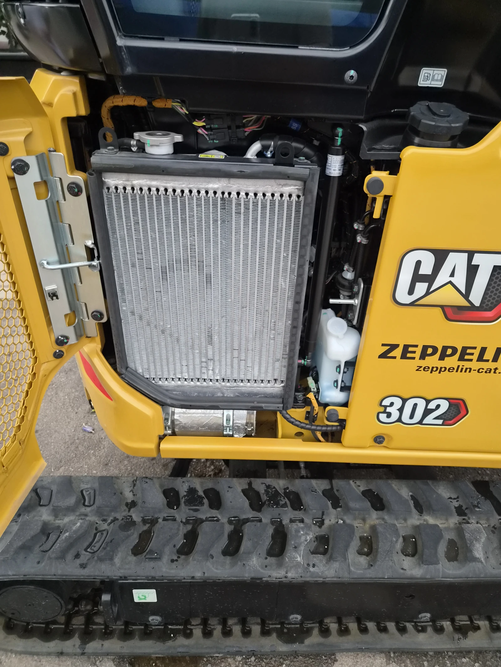 Багер Cat 302 CR, снимка 11 - Индустриална техника - 55662480