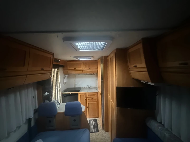 Кемпер HYMER / ERIBA 2.5TDI, снимка 8 - Каравани и кемпери - 46501158