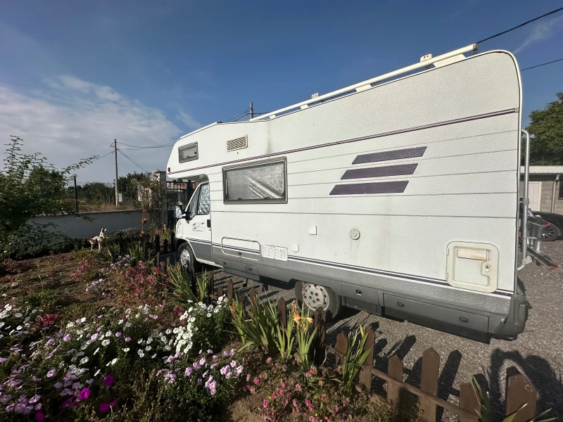 Кемпер HYMER / ERIBA 2.5TDI, снимка 3 - Каравани и кемпери - 51602258