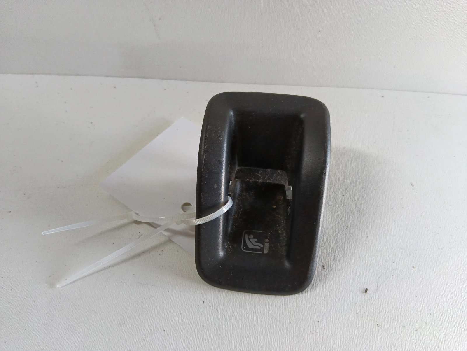 капаче изофикс 8W0887233A 8W0887233B Audi A4