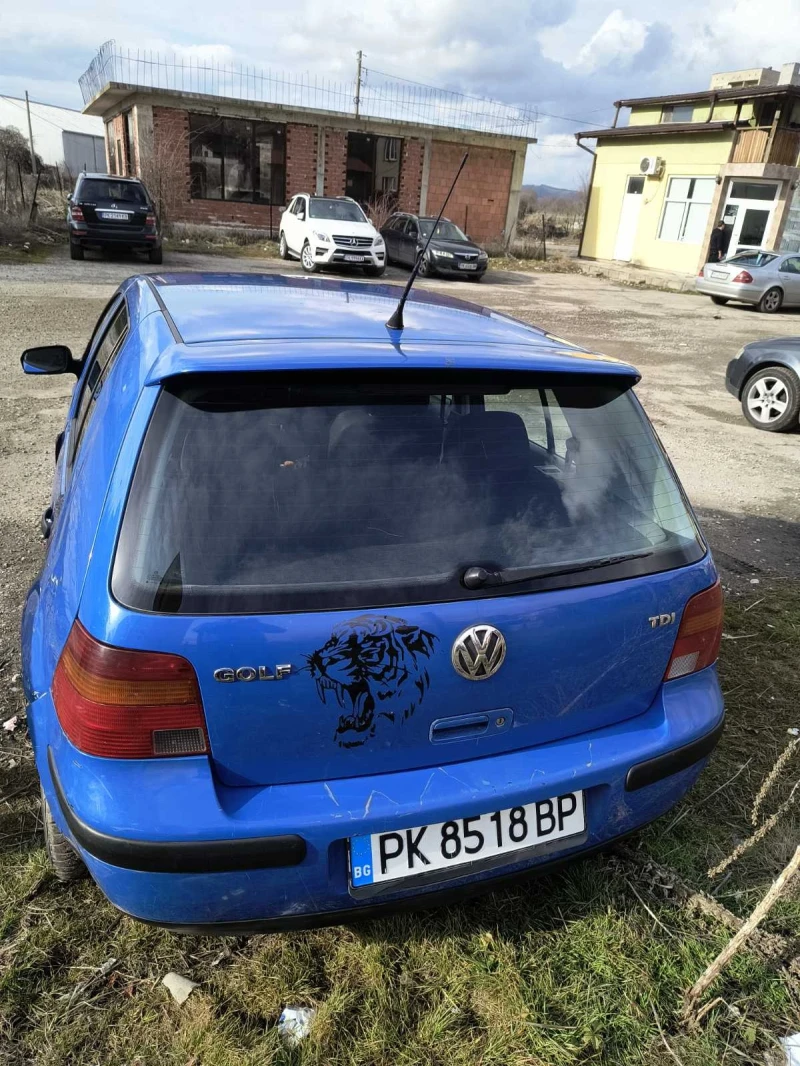 VW Golf, снимка 4 - Автомобили и джипове - 48895674