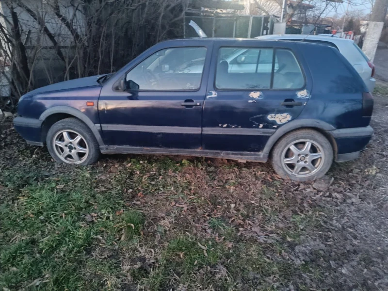 VW Golf, снимка 3 - Автомобили и джипове - 49511875