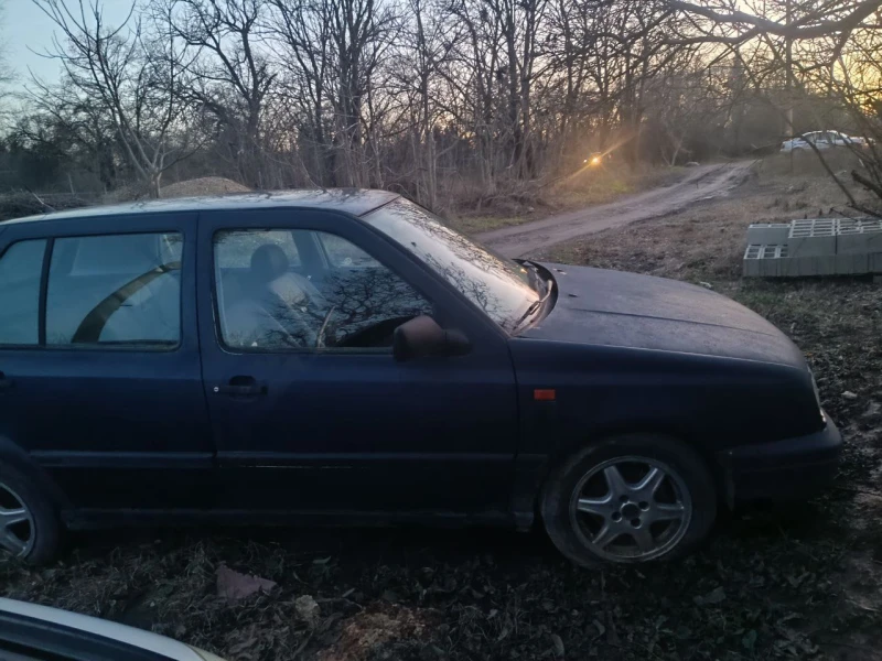 VW Golf, снимка 2 - Автомобили и джипове - 49020494