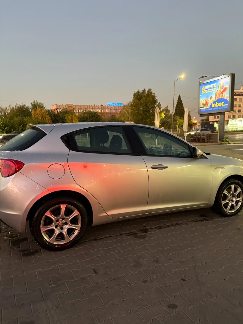 Alfa Romeo Giulietta 1.6jtdm, снимка 5 - Автомобили и джипове - 49320000