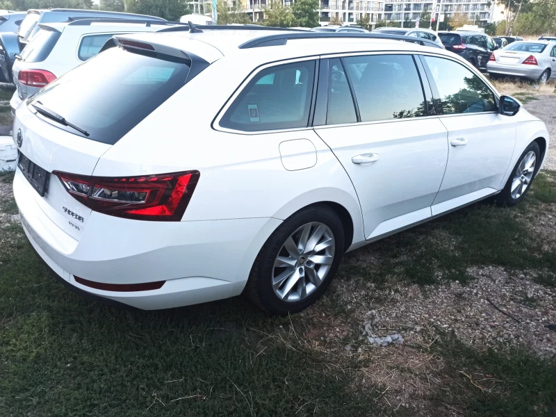 Skoda Superb 190к.с 4х4, FACELIFT , снимка 3 - Автомобили и джипове - 51537437