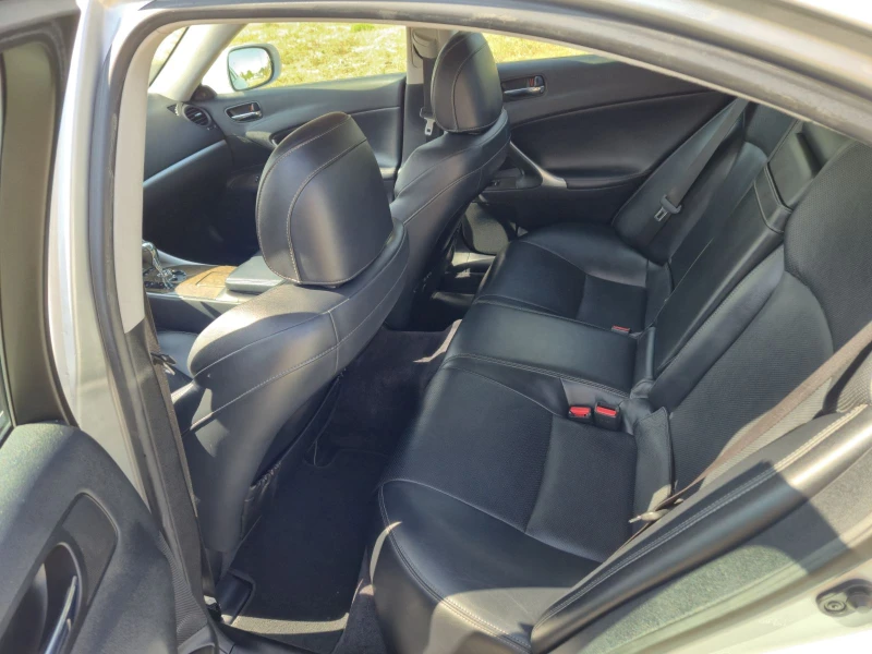Lexus IS 250 Luxury, снимка 3 - Автомобили и джипове - 52392223