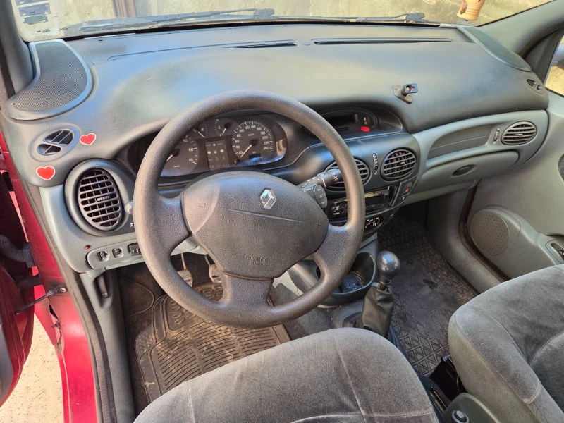 Renault Scenic 1.6e, снимка 8 - Автомобили и джипове - 52192724