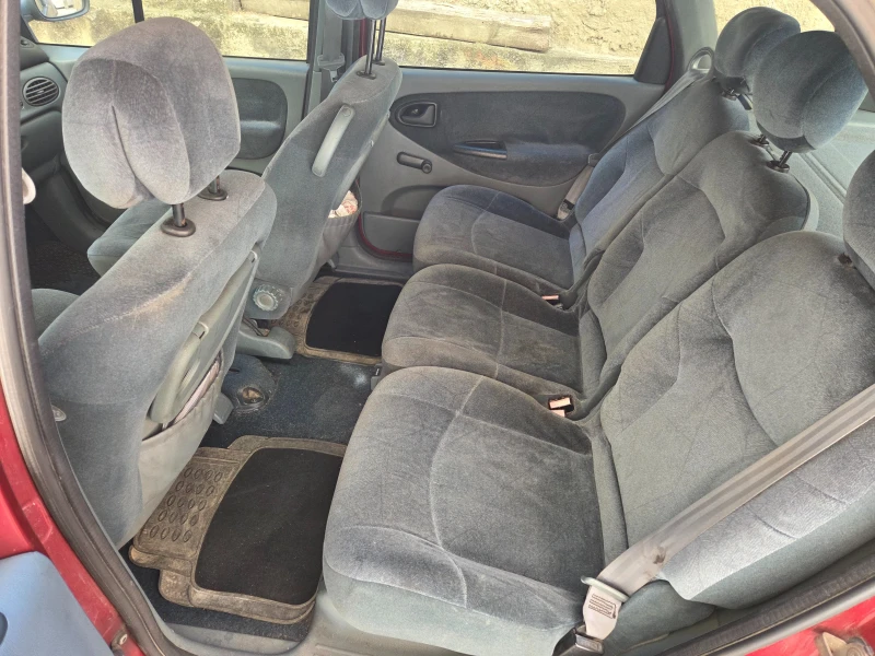 Renault Scenic 1.6e, снимка 10 - Автомобили и джипове - 52192724