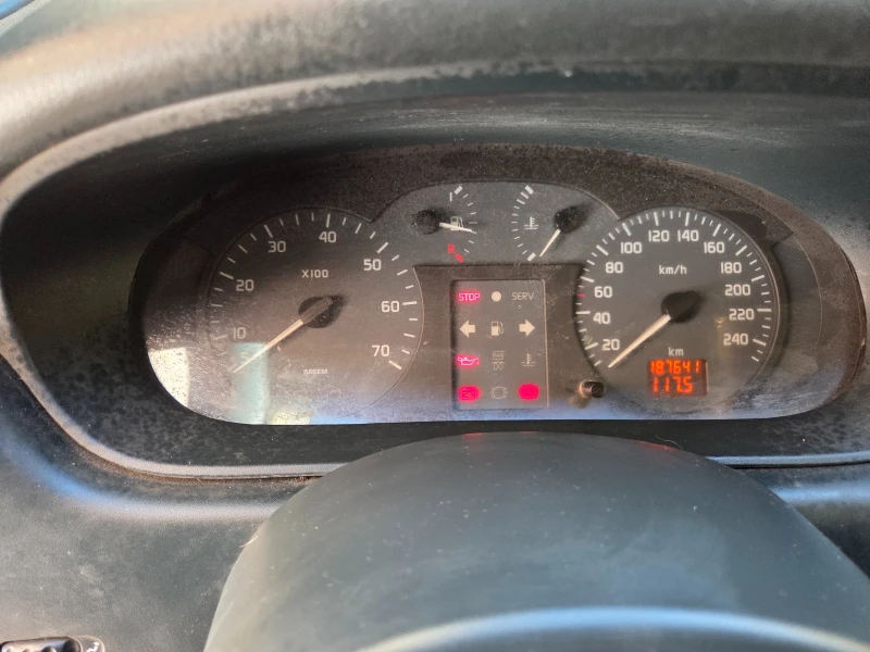 Renault Scenic 1.6e, снимка 13 - Автомобили и джипове - 52192724