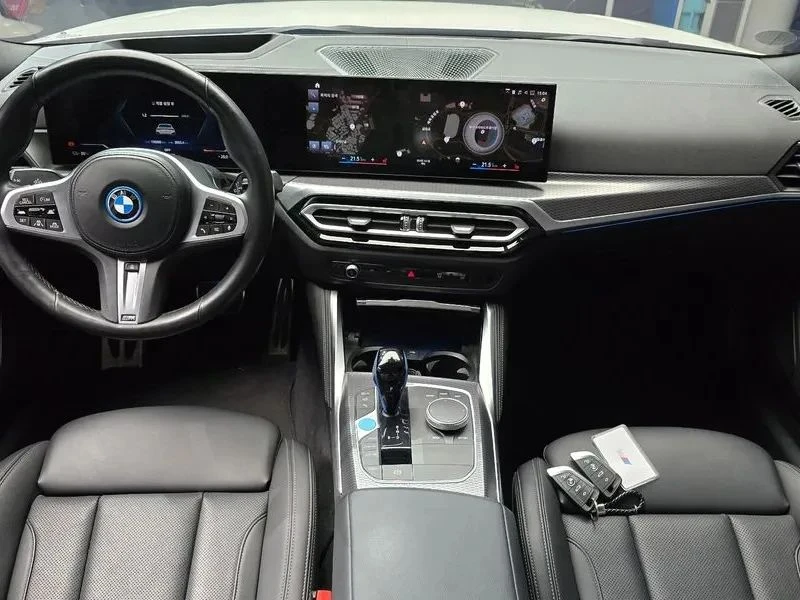 BMW i4, снимка 7 - Автомобили и джипове - 56688040