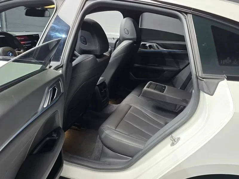 BMW i4, снимка 12 - Автомобили и джипове - 56688040
