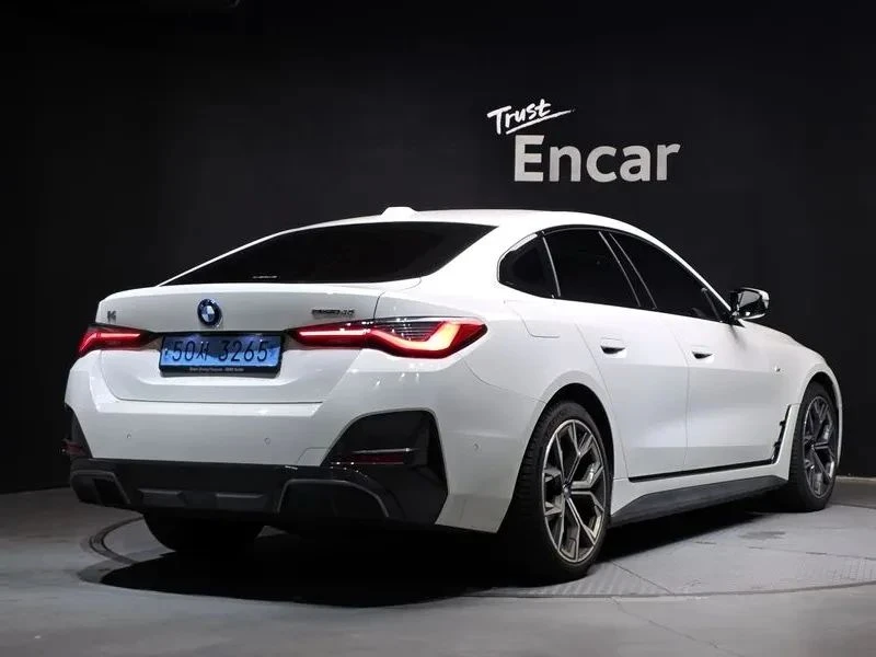 BMW i4, снимка 2 - Автомобили и джипове - 56688040