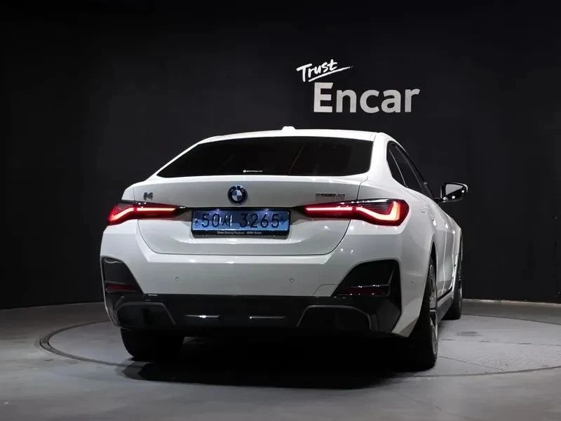 BMW i4, снимка 4 - Автомобили и джипове - 56688040
