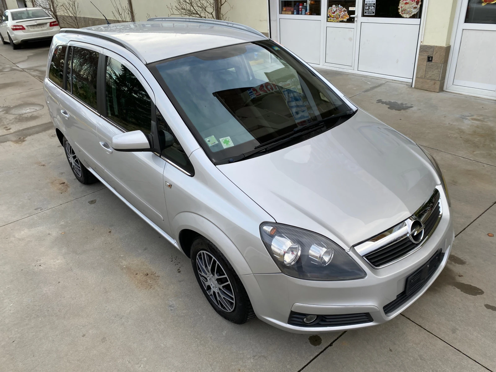 Opel Zafira 1.6i* 105кс* КОЖА* ИТАЛИЯ*  - изображение 6