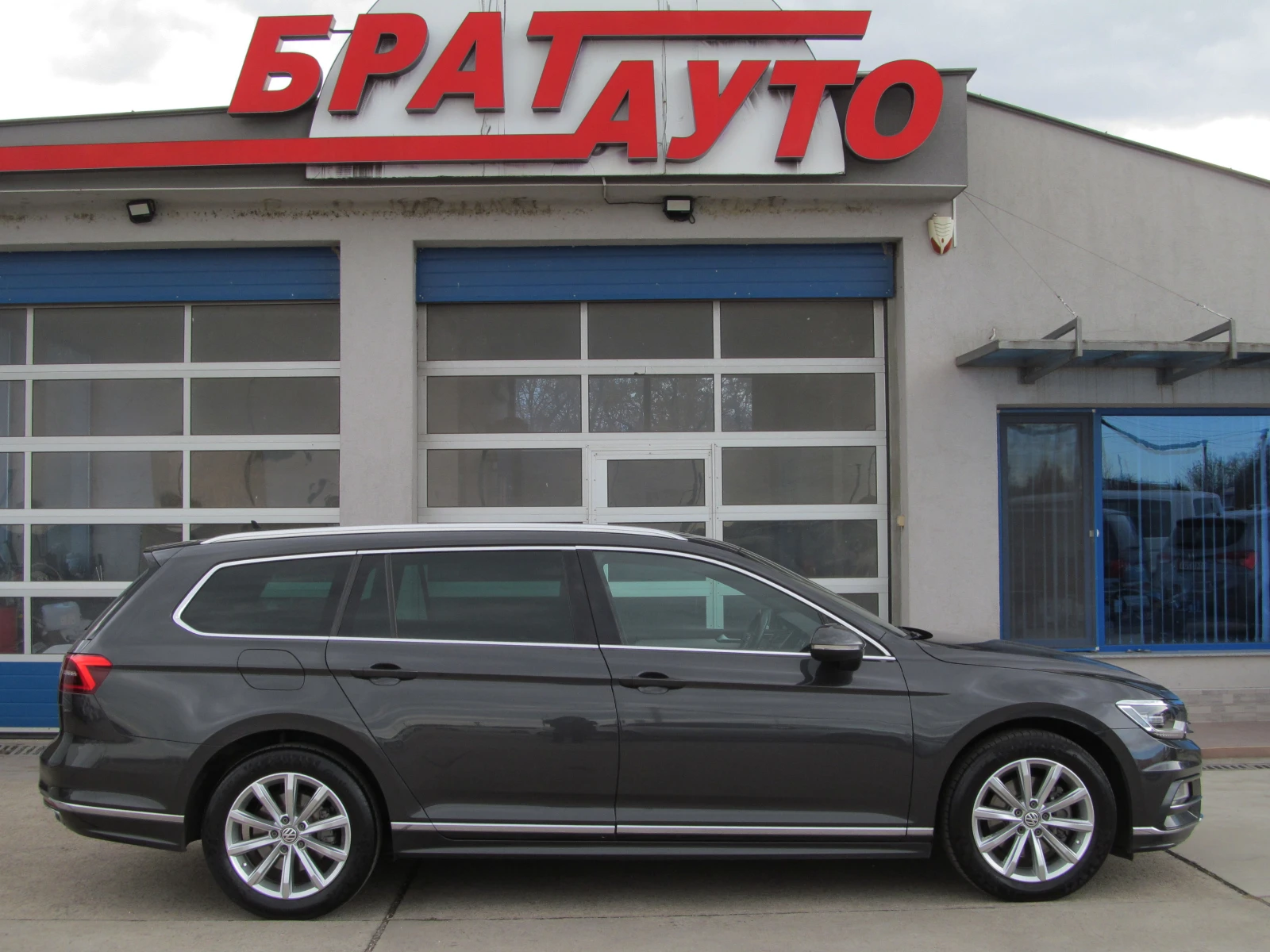 VW Passat 8 2.0TDI/R-LINE/DSG/ДИГИТАЛ/ - изображение 6