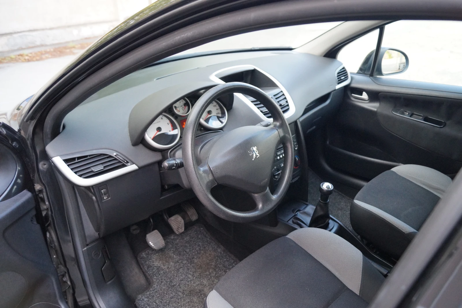 Peugeot 207 SW 1.6HDI - изображение 9