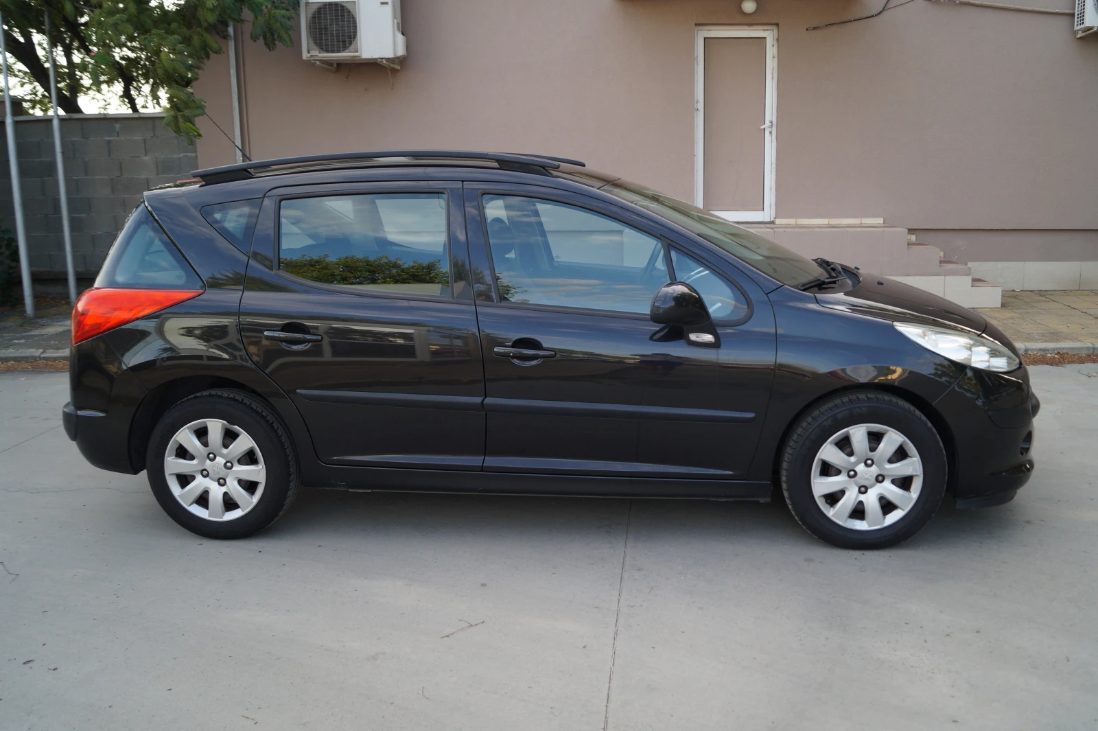 Peugeot 207 SW 1.6HDI - изображение 7