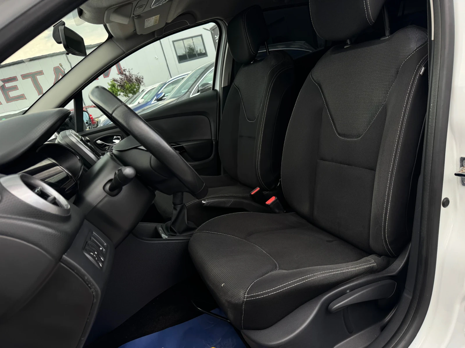 Renault Clio 1.5DCI sporter, снимка 9 - Автомобили и джипове - 54622068