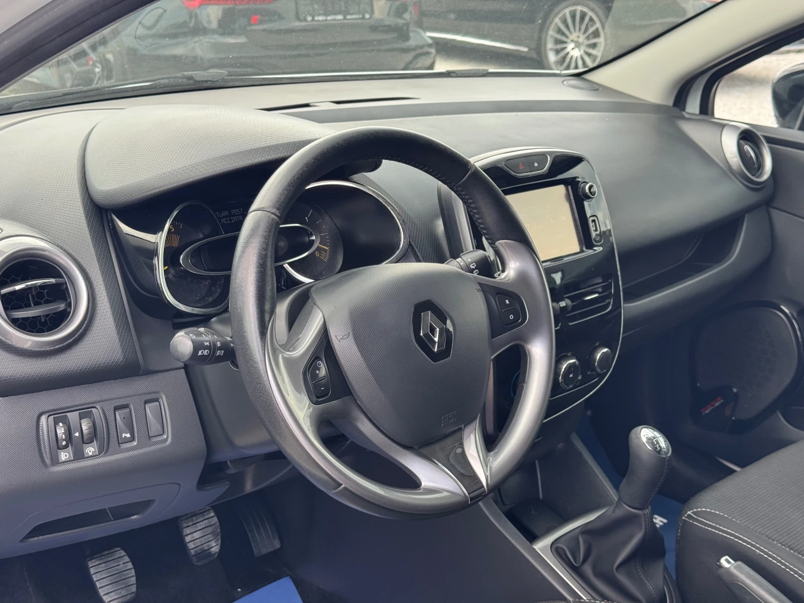 Renault Clio 1.5DCI sporter, снимка 7 - Автомобили и джипове - 54622068
