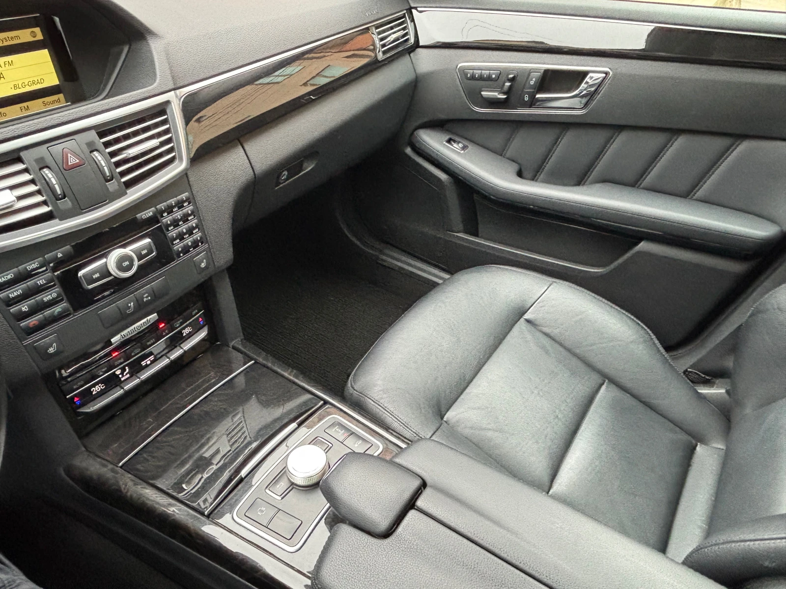 Mercedes-Benz E 350, снимка 9 - Автомобили и джипове - 54902193