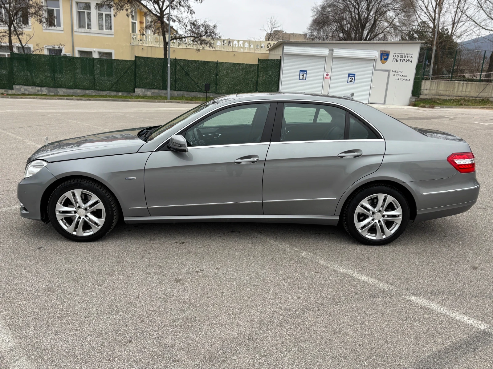 Mercedes-Benz E 350, снимка 5 - Автомобили и джипове - 54902193