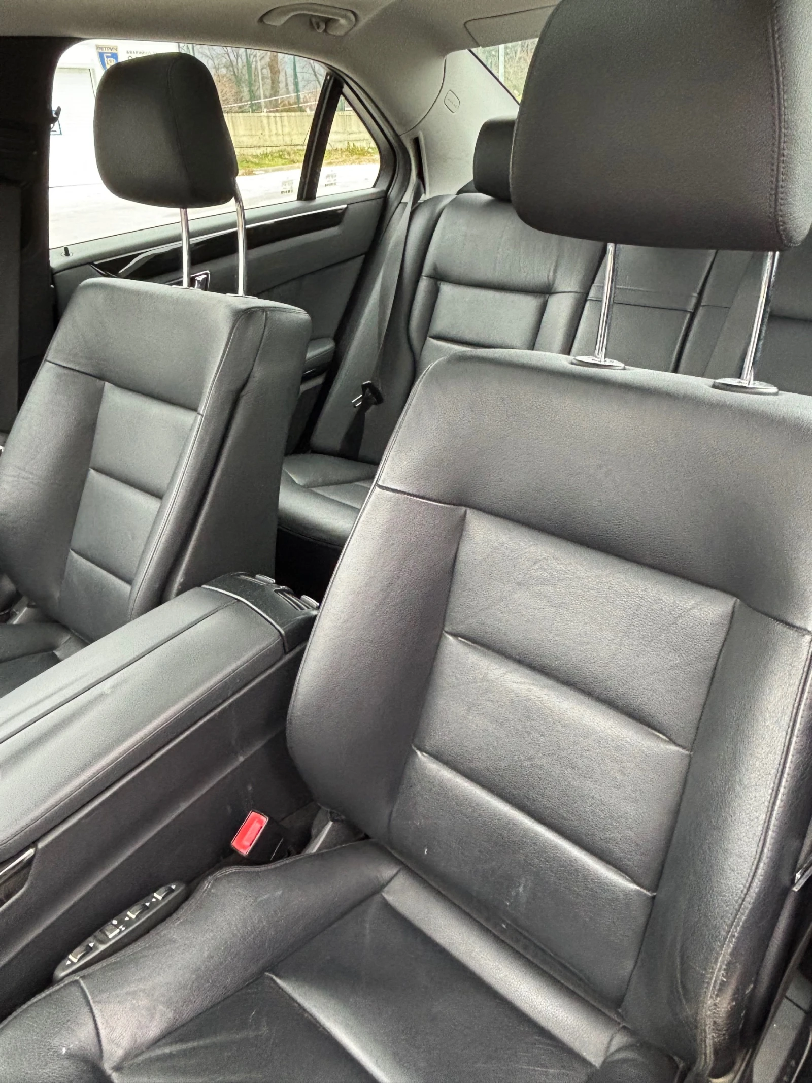 Mercedes-Benz E 350, снимка 11 - Автомобили и джипове - 54902193