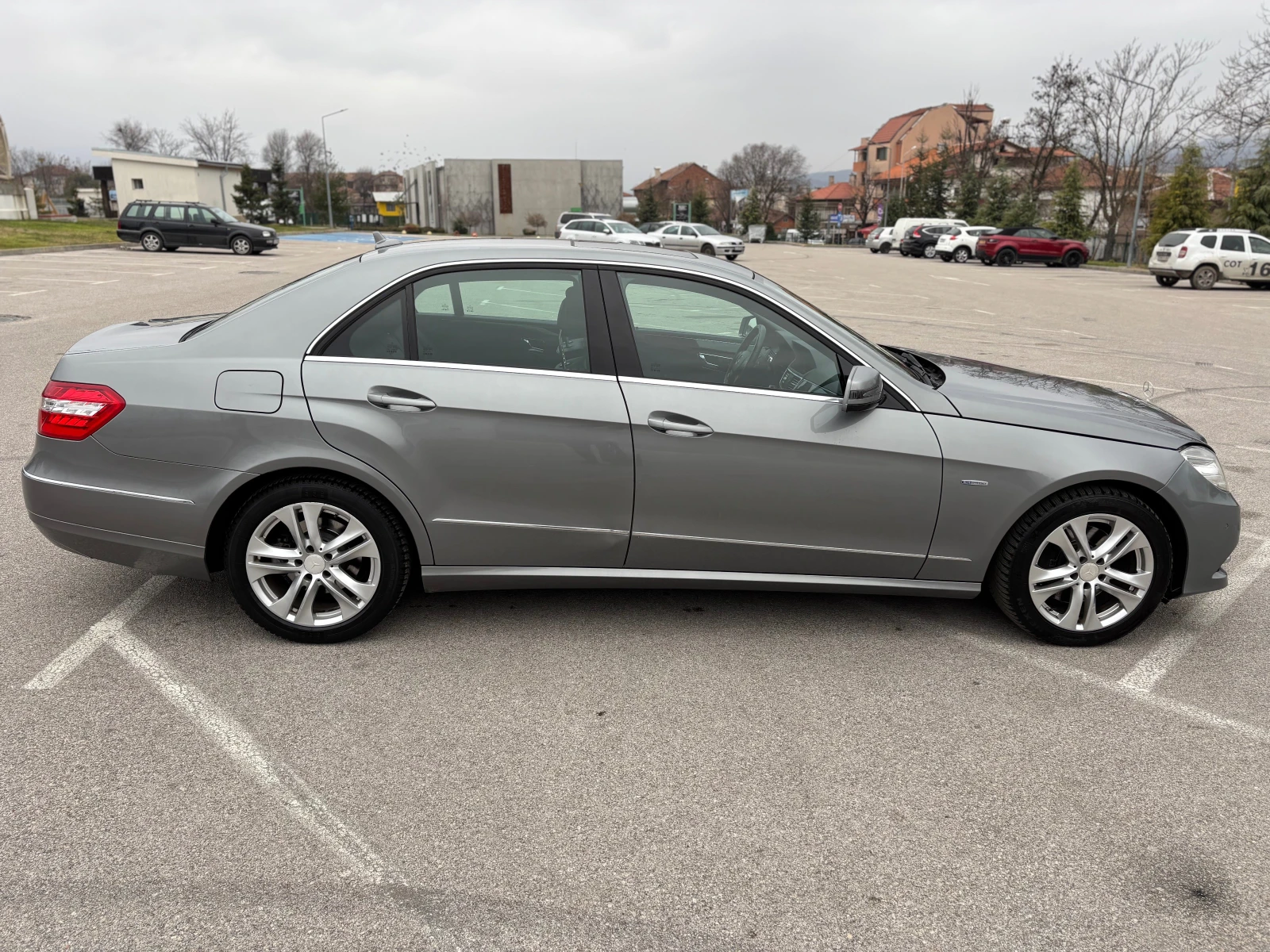 Mercedes-Benz E 350, снимка 6 - Автомобили и джипове - 54902193