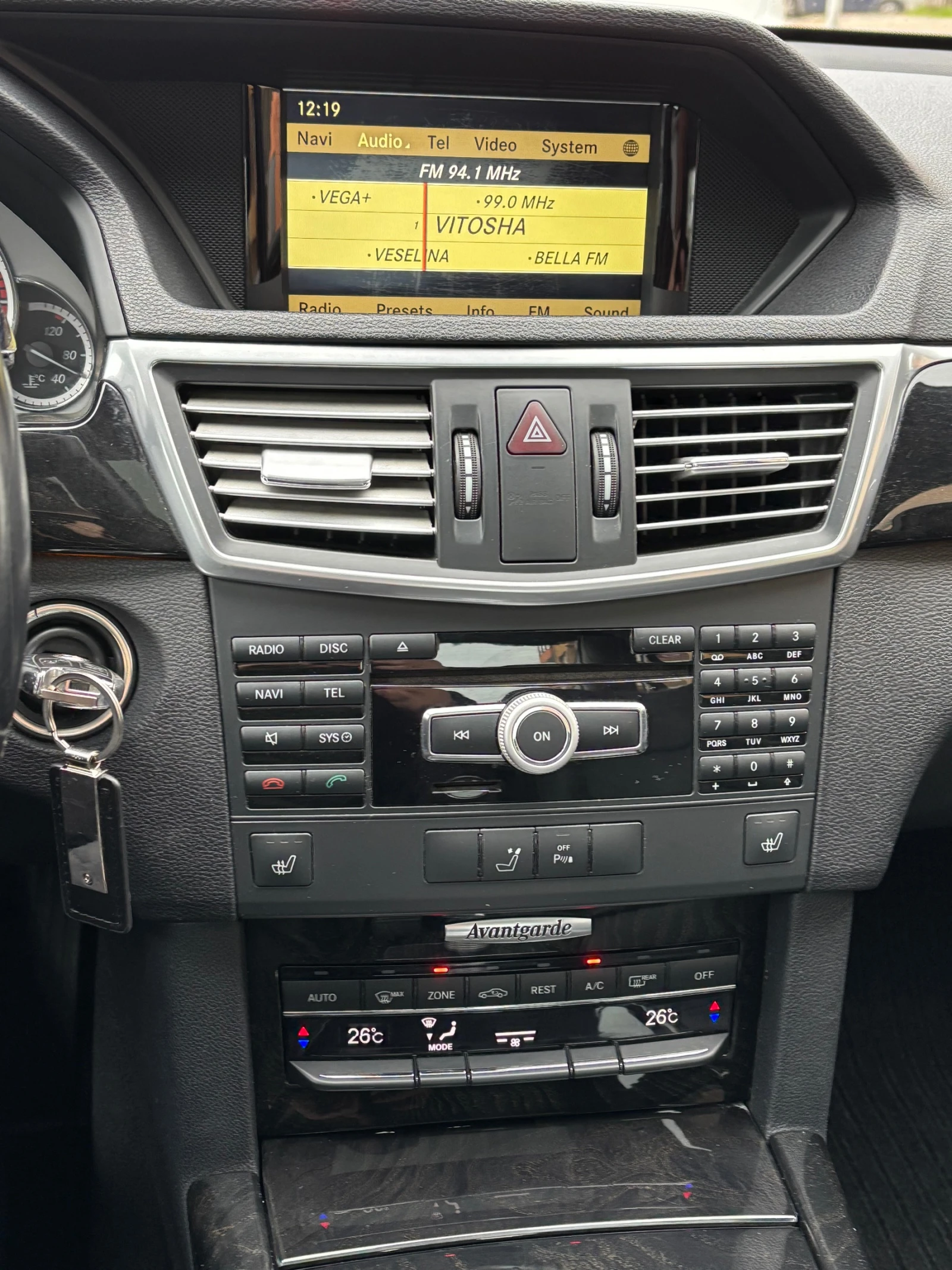 Mercedes-Benz E 350, снимка 13 - Автомобили и джипове - 54902193