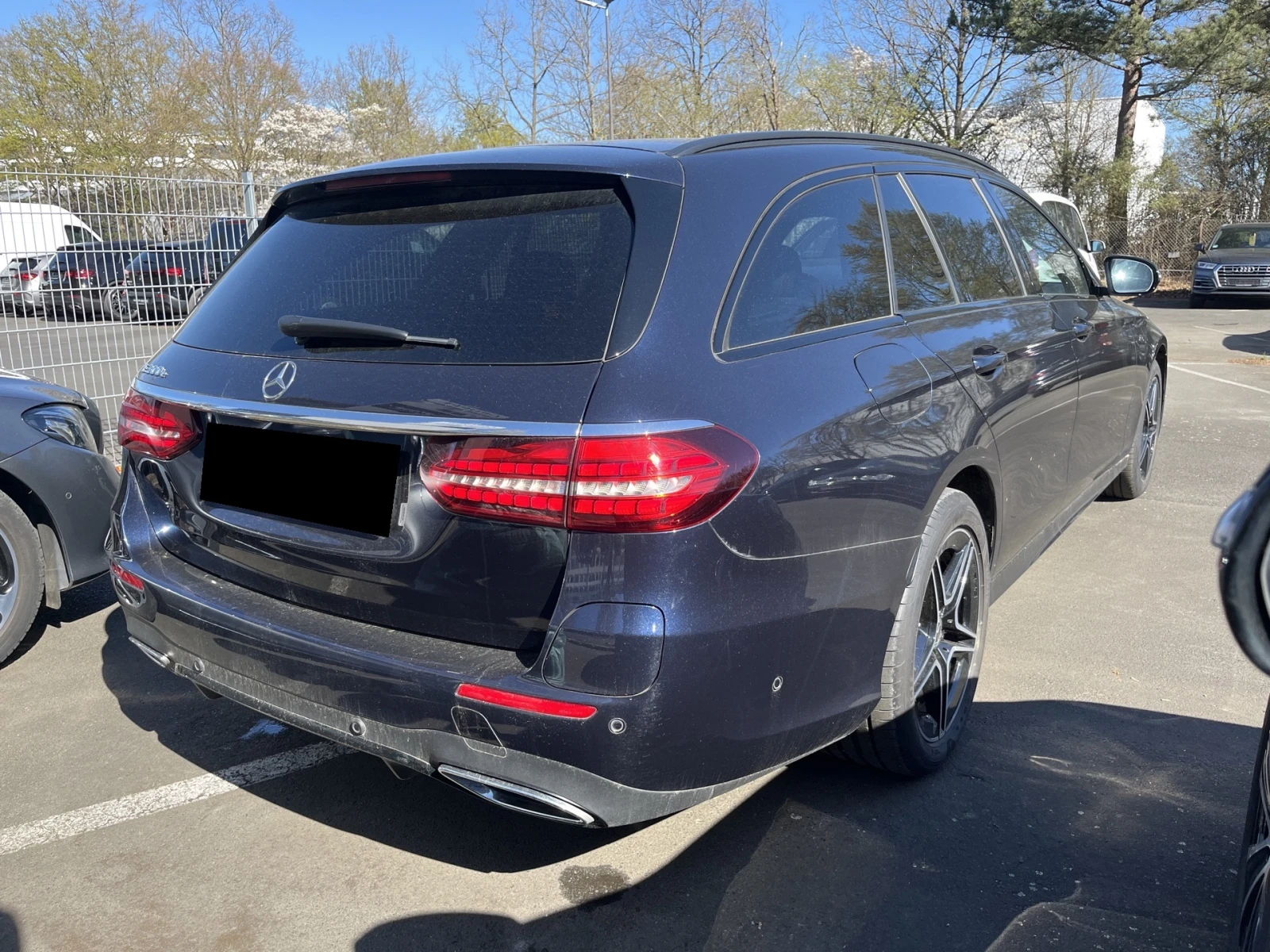 Mercedes-Benz E 300 AMG Line Hybrid, снимка 3 - Автомобили и джипове - 55394501