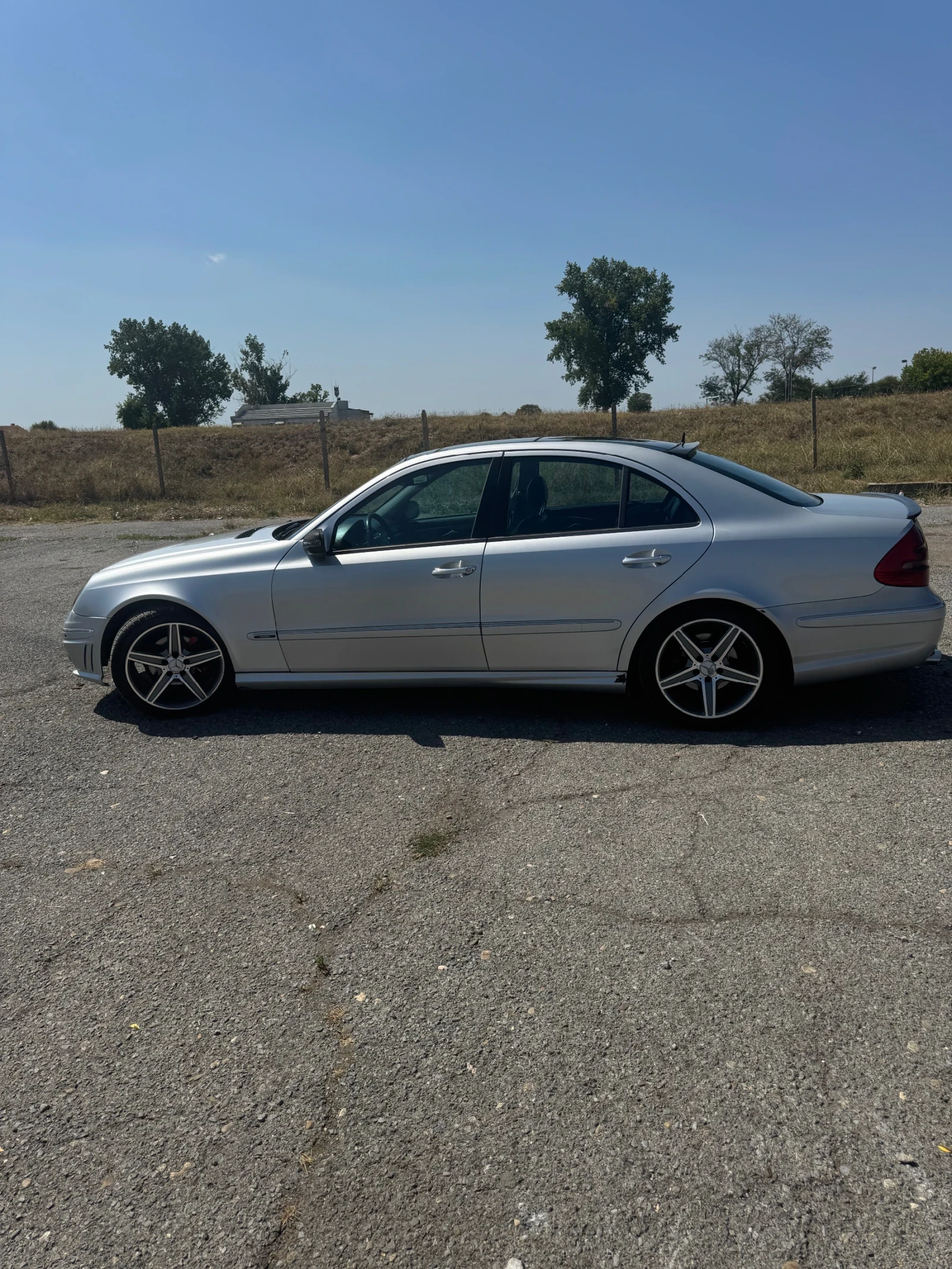 Mercedes-Benz E 270 CDI, снимка 4 - Автомобили и джипове - 55801130