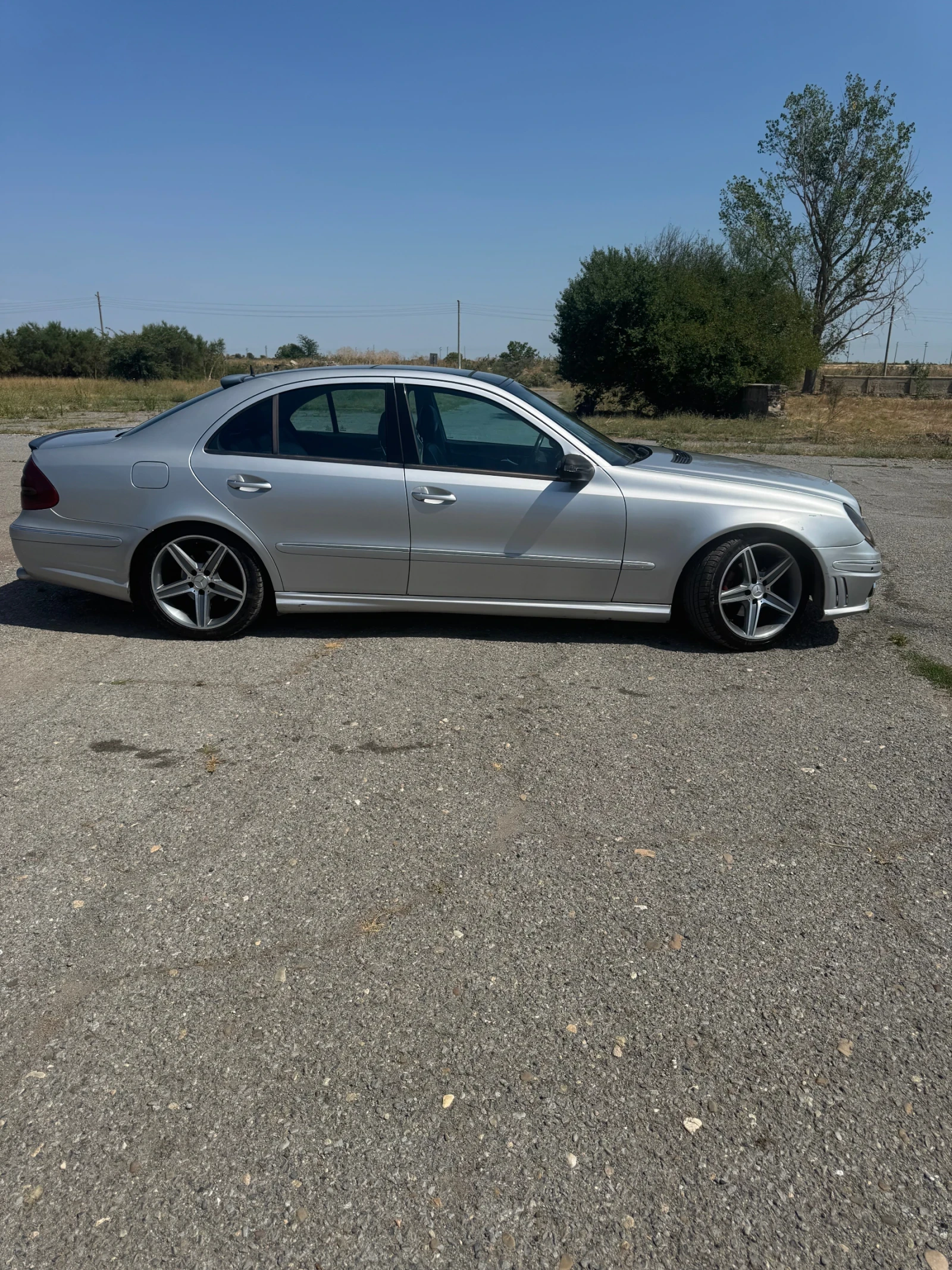 Mercedes-Benz E 270 CDI, снимка 6 - Автомобили и джипове - 55801130