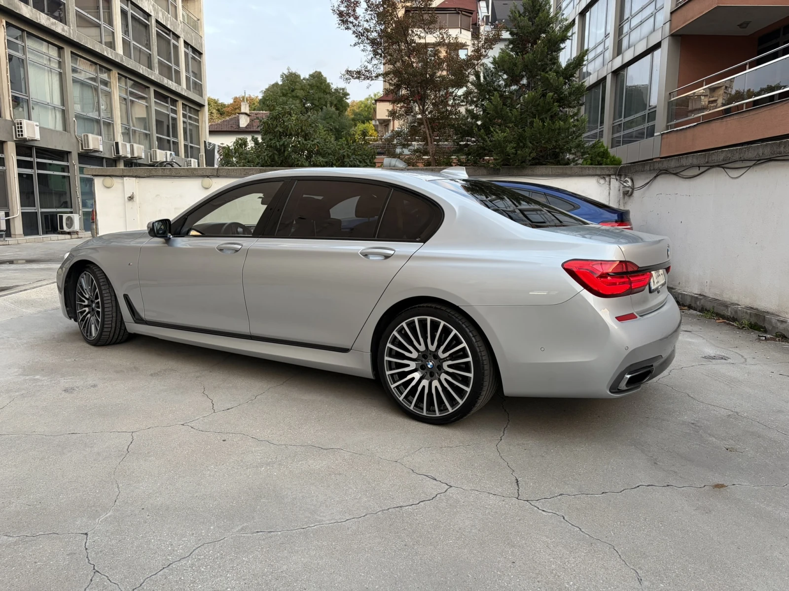 BMW 730 Ld X-drive Individual 3xTV, снимка 6 - Автомобили и джипове - 56510759