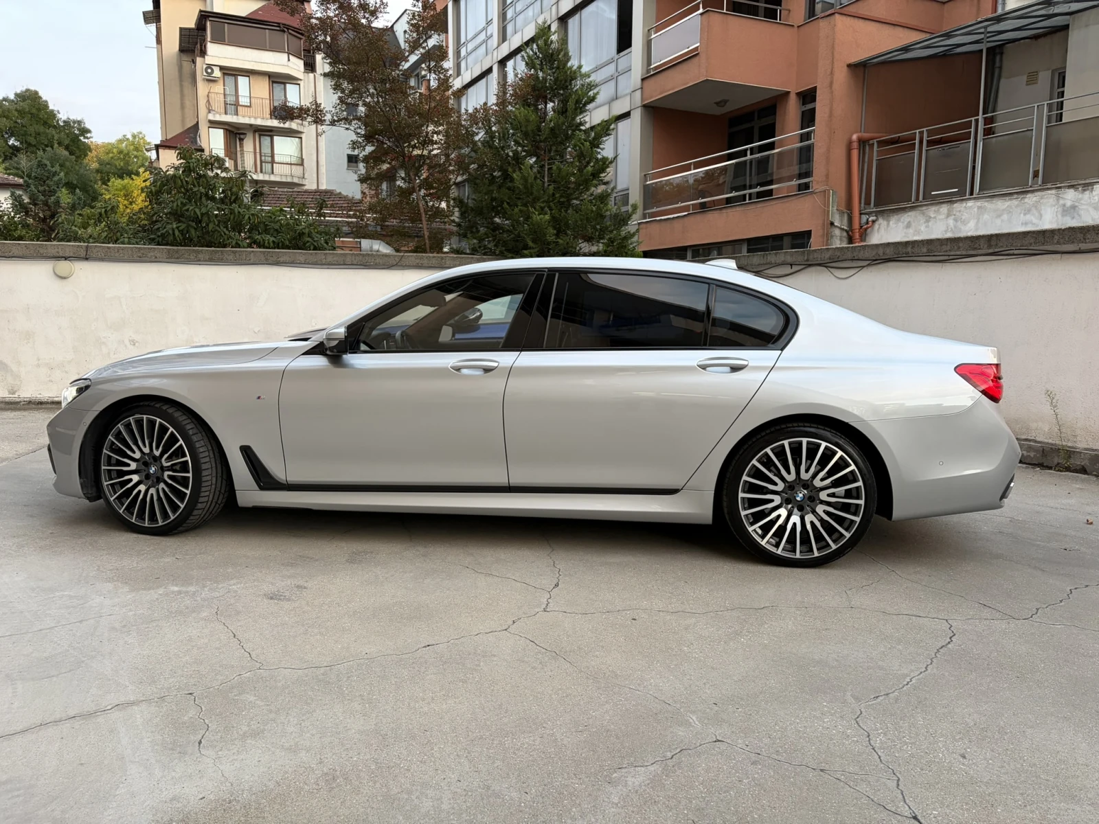 BMW 730 Ld X-drive Individual 3xTV, снимка 7 - Автомобили и джипове - 56510759