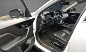Jaguar F-PACE * 2.0d* КОЖА* ПОДГРЕВ* ПАНОРАМА* NAVI* LED* , снимка 9
